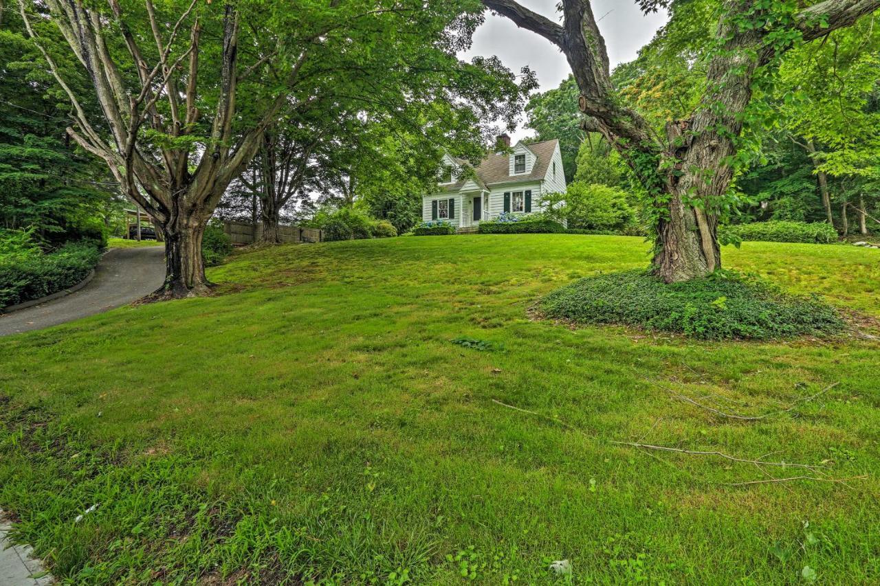 Historic Essex Home With Large Yard Near Downtown! Exterior photo