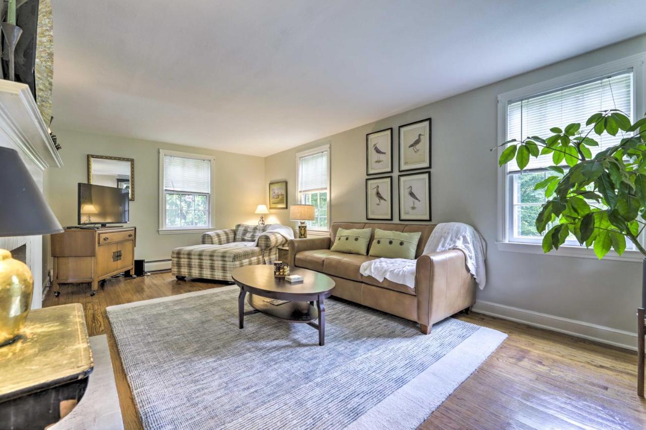 Historic Essex Home With Large Yard Near Downtown! Exterior photo