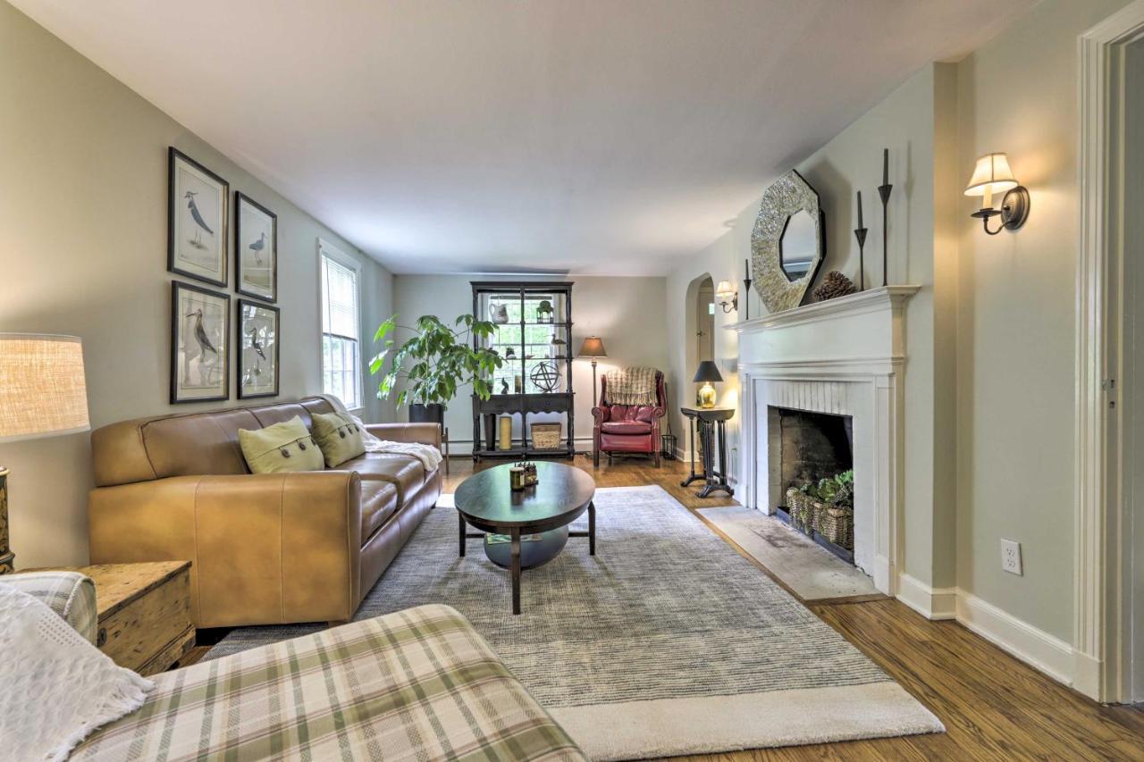Historic Essex Home With Large Yard Near Downtown! Exterior photo