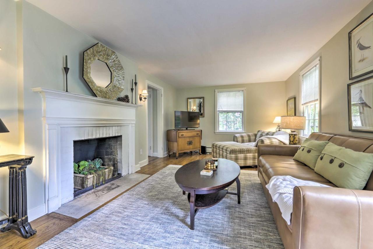 Historic Essex Home With Large Yard Near Downtown! Exterior photo
