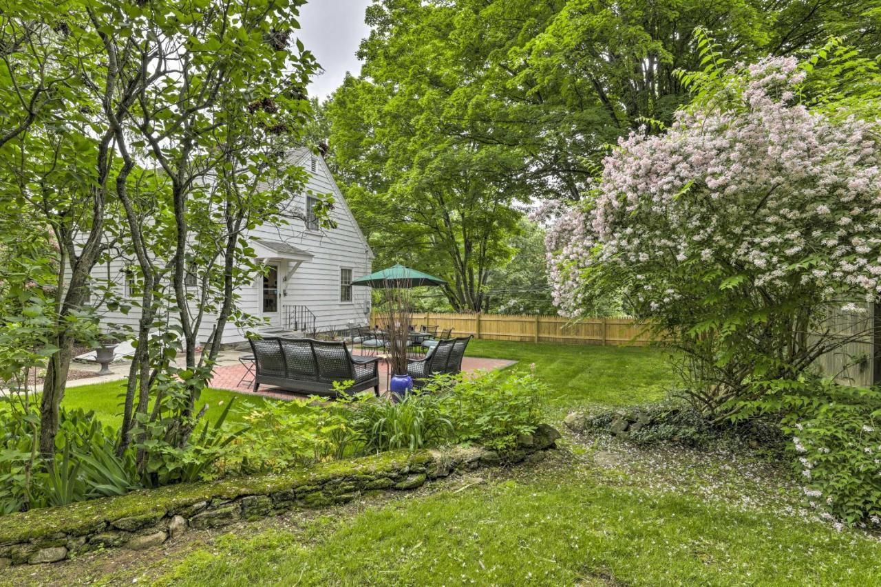 Historic Essex Home With Large Yard Near Downtown! Exterior photo